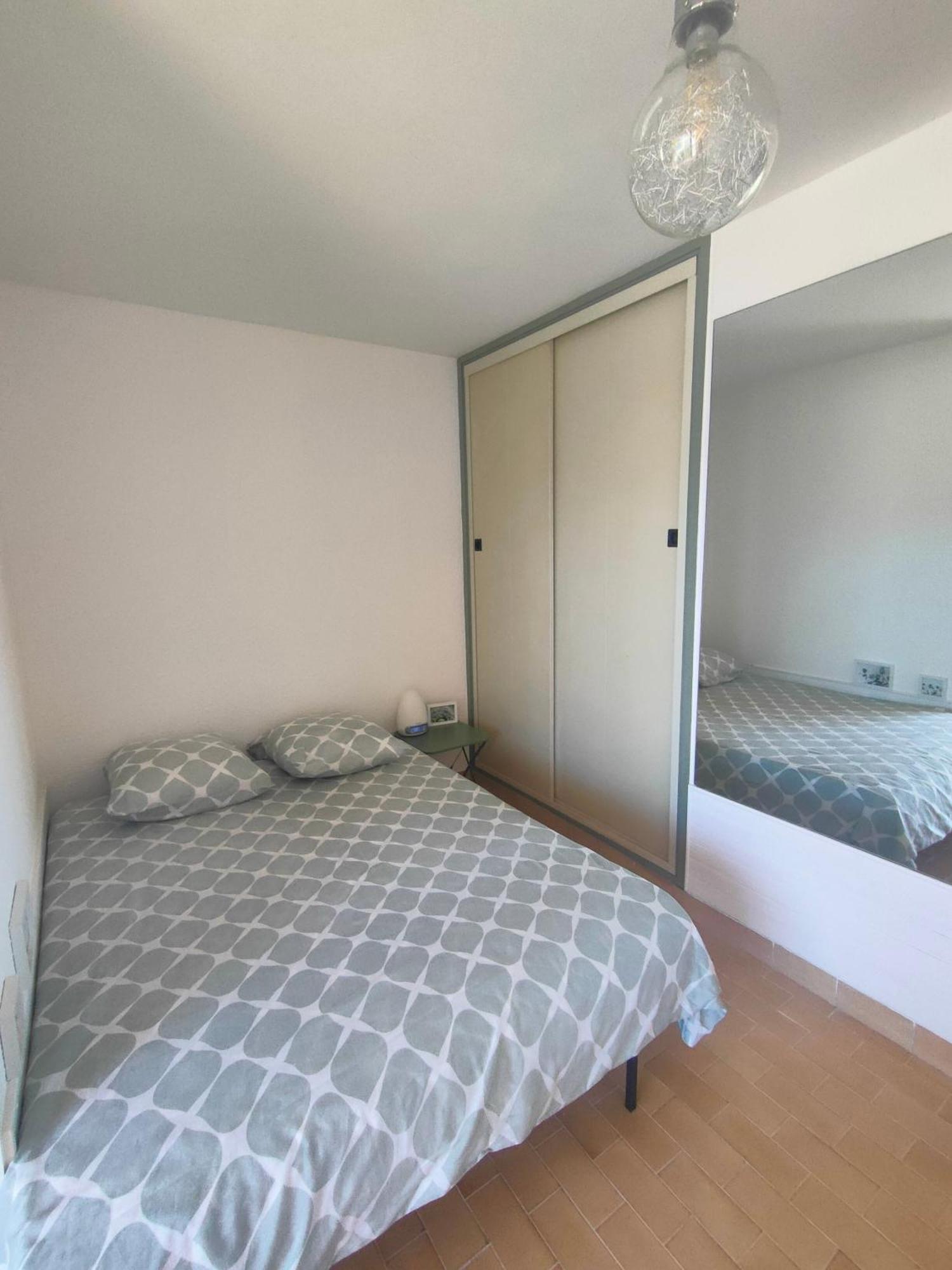 Gruissan, Studio Cabine, Au Calme Vue Degagee Sur Marina Экстерьер фото