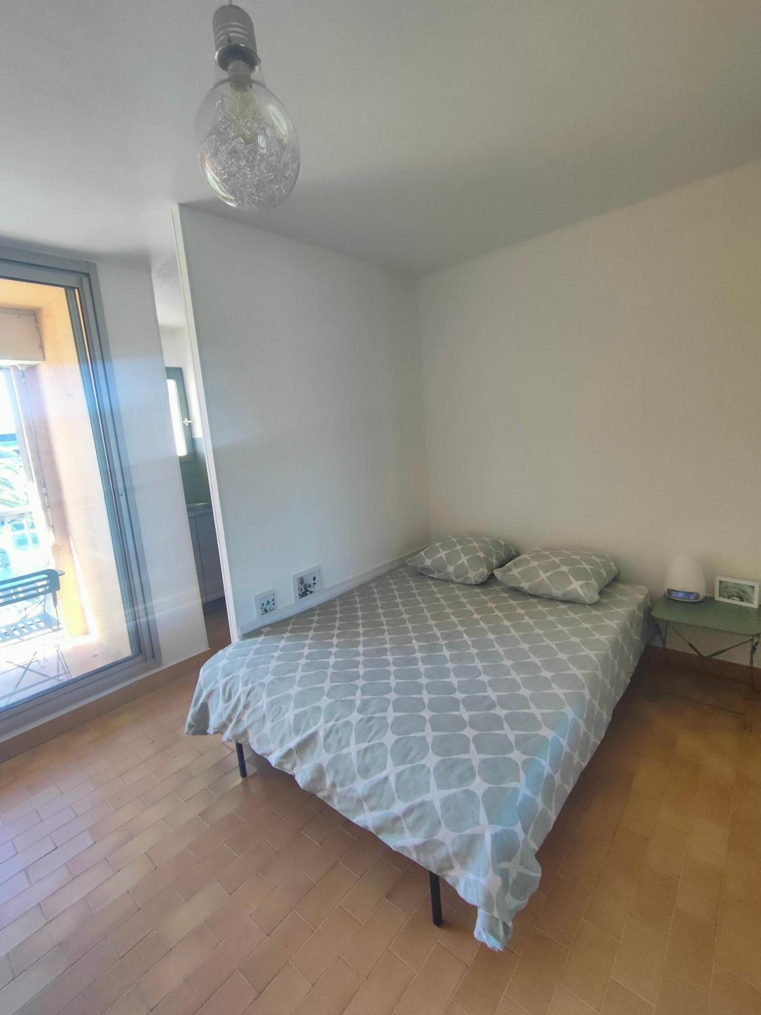 Gruissan, Studio Cabine, Au Calme Vue Degagee Sur Marina Экстерьер фото